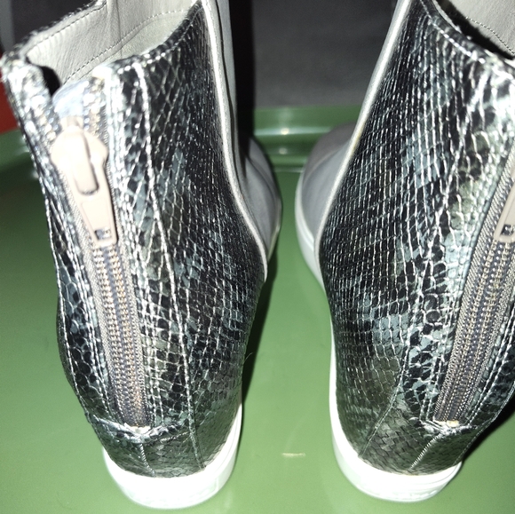 Boots - Picture 2 of 4